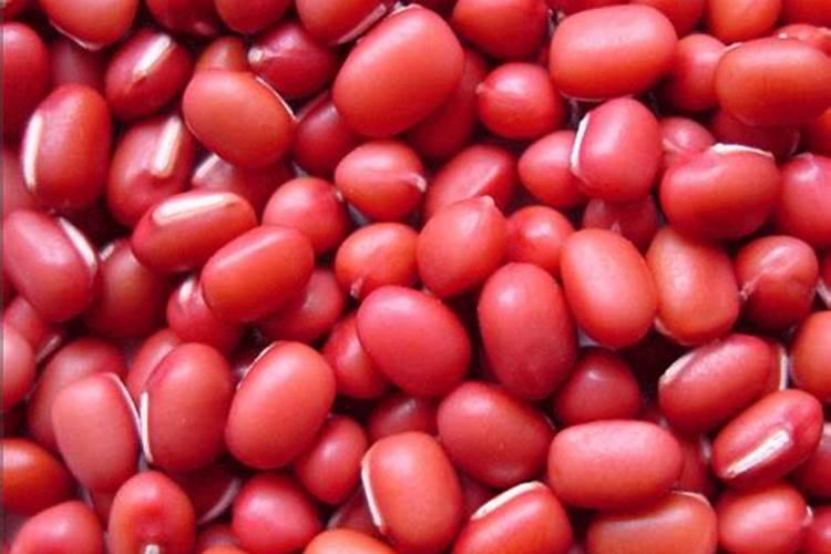 红小豆生长期需要喷施什么肥料？