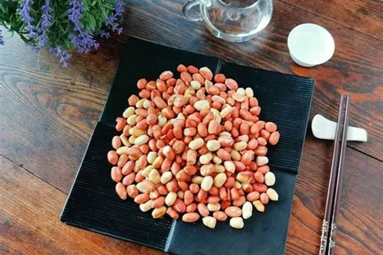 炒熟花生米压碎可以放入土里养花吗