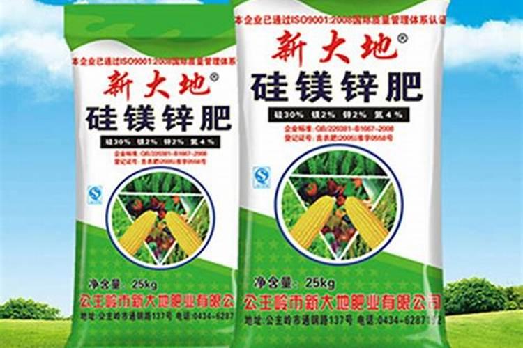 草莓膨果期用什么肥