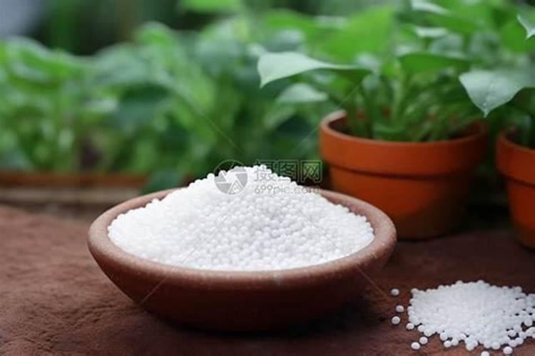 草莓用什么叶面肥效果好？草莓用什么肥料结果多？