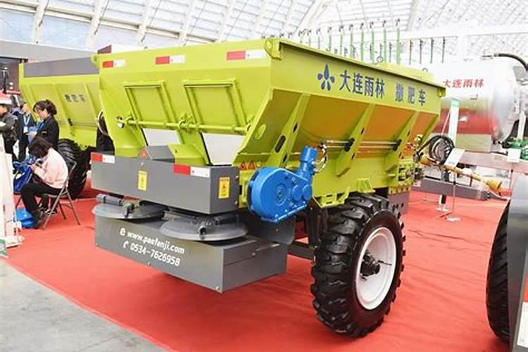大连雨林有机肥撒肥机农用撒粪车,抛撒车,高标准提供畜禽粪污资源化利用...