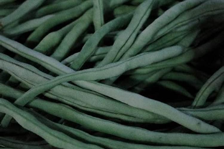 请问芸苔素可以直接喷在豆角上吗？