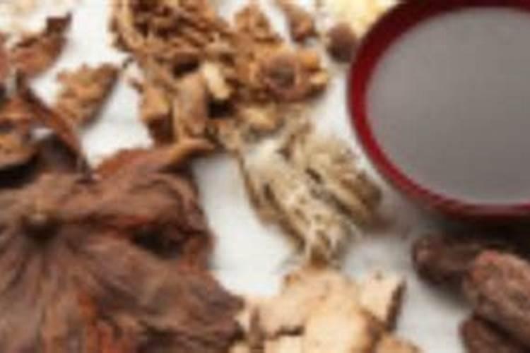 中药材用叶面肥的作用有哪些？中药材为何喷施叶面肥？