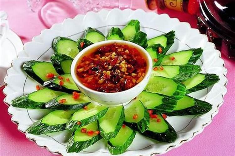 黄瓜膨果期用什么叶面肥效果好？黄瓜座果期需要用哪种肥料？