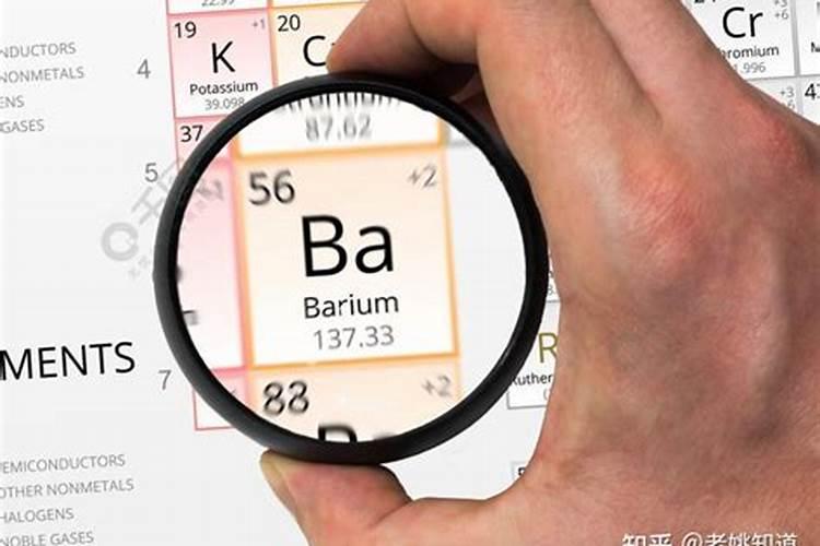 某农田中的农作物缺乏多种营养元素,需要施加复合肥料.(1)请判断下列物...