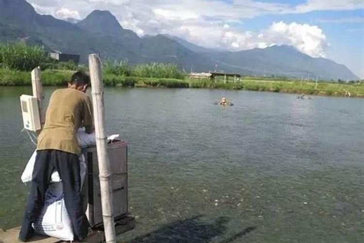 鱼塘施磷肥几天可以消石灰