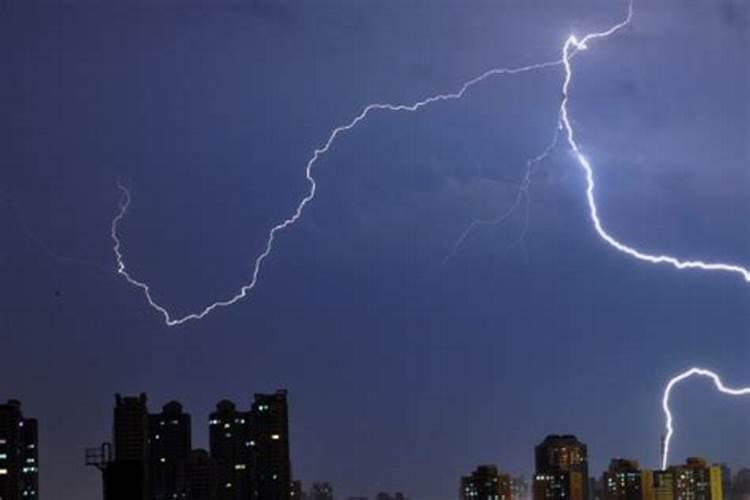 雷于时为什么可以增加土壤里的氮肥呢？