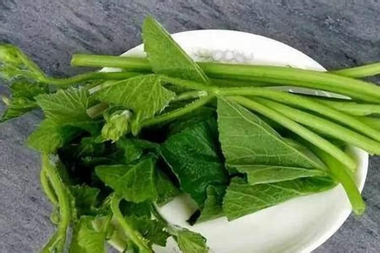 百分之0.004的云苔素内脂10克配多少水喷施花生苗期？
