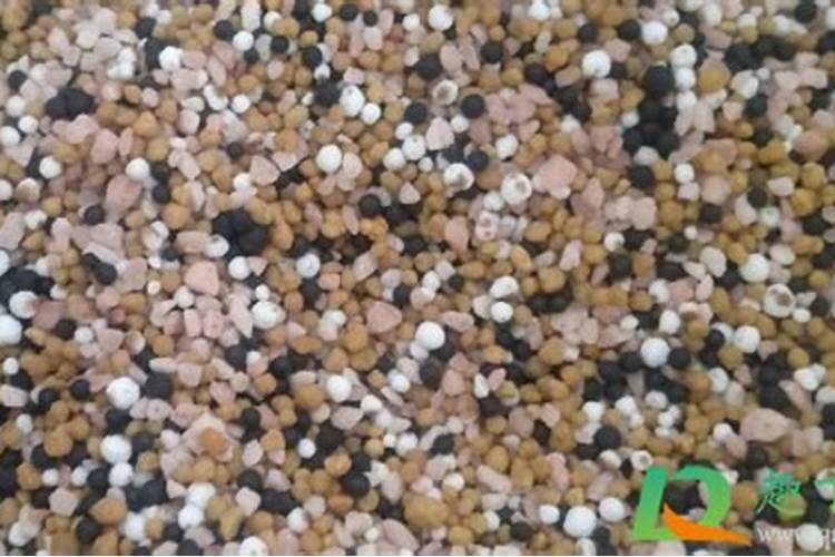 复合肥可以兑水浇菜吗