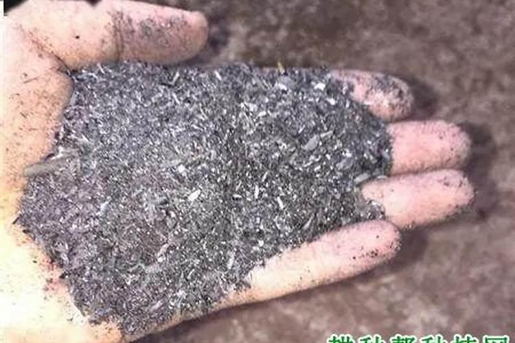 草木灰是常见的钾肥吗(草木灰用于植物的功效和作用)