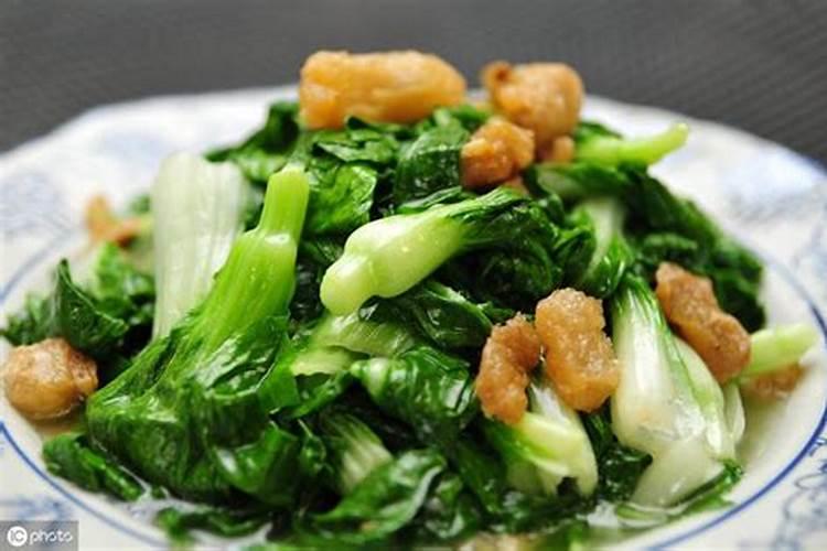 什么叶面肥能使叶子快速变绿变厚？