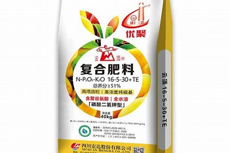 第一年葡萄小苗施什么肥(刚种葡萄苗用什么肥料长得快)