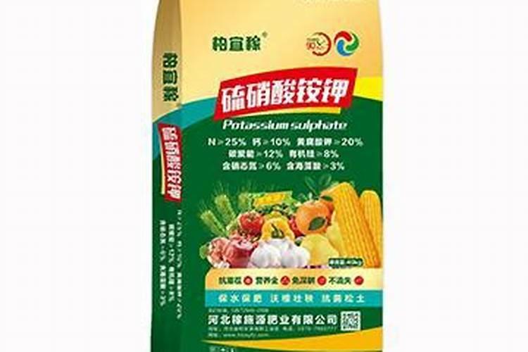 小雨可以撒施冲施肥吗