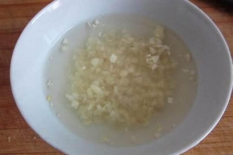 在大蒜的返青期,怎样浇水才能不影响产量？