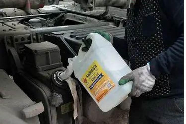 汽车用的尿素可以当花肥吗？幸福树绿萝可以用吗？