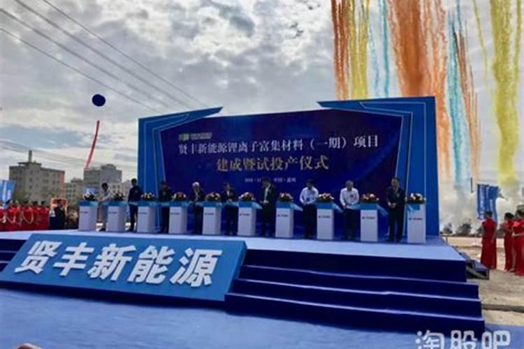 如何给荷花施肥 怎样给荷花施肥