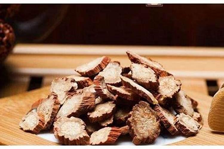 在我67岁时就种了两课黄皮树,但是过了10多年了,树才长到1米左右,我发...