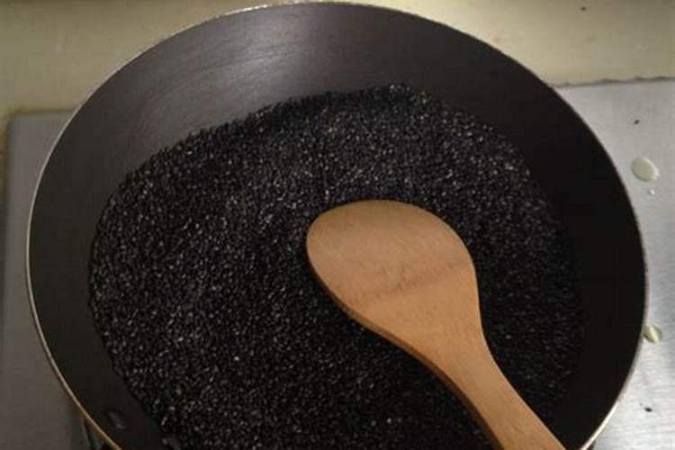 柑橘树叶子发黄怎么办,硫酸铁溶液浇水并增加施肥