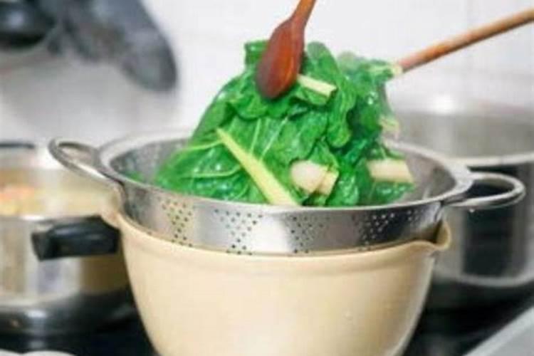 清炒菠菜怎么做好吃呢？