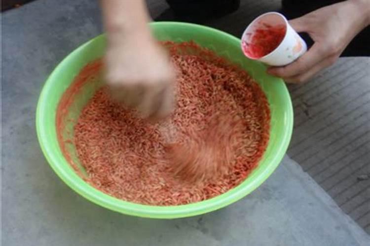 鱼塘上面漂了一层类似水绣的东西是怎么回事