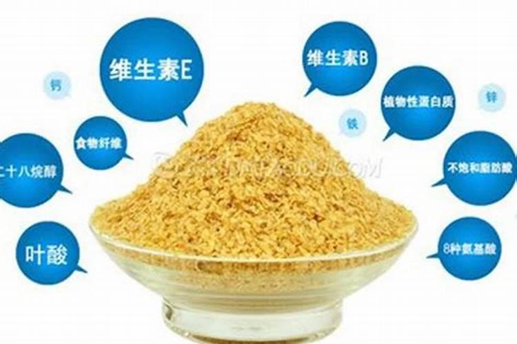 请问西瓜是什么原因引起这种情况的？裂囗处的黑点是什么东东？