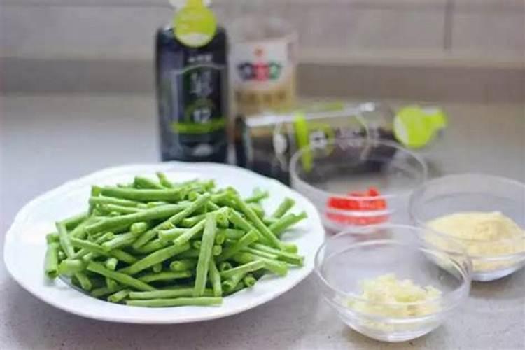 请问豆角叶子变黄用什么可以防治？