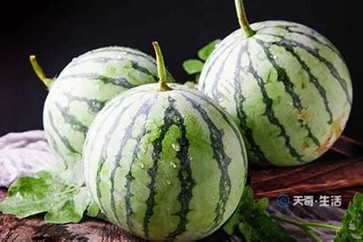 西瓜膨大期追施什么肥料？