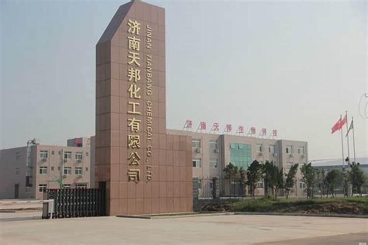 西瓜膨大期,每株西瓜每天要浇10斤水吗