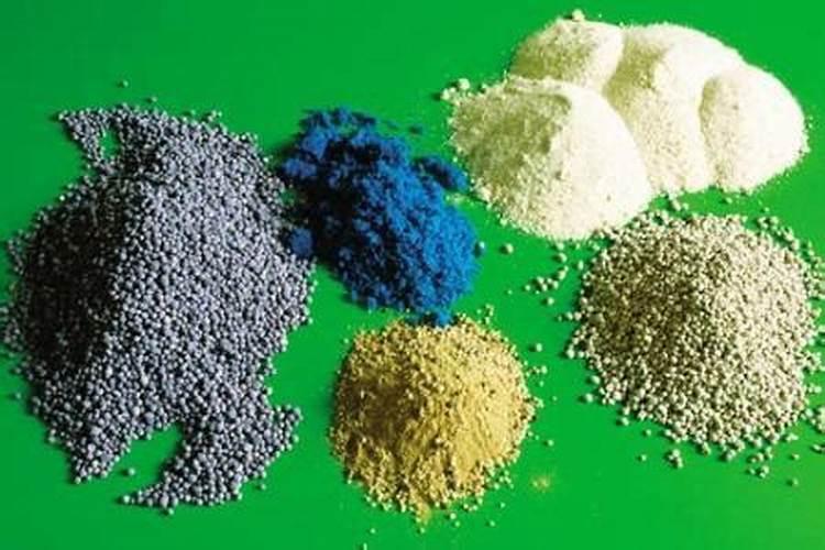 葡萄转色期用高磷肥能行不 葡萄上色期施肥注意事项