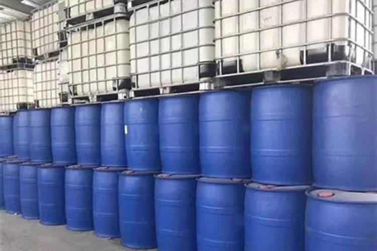 ...它的叶分两种:管状叶伸展于空中,进行光合作用;鳞片叶层层包裹形成...