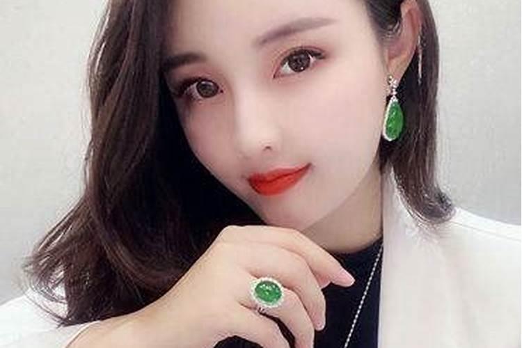 尿素和氮肥,哪个给果树施肥的效果好？为什么？
