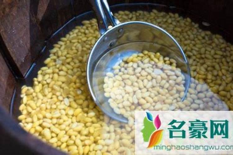 乌橄榄该施什么肥料,它的属性是怎样的。如何提高座果