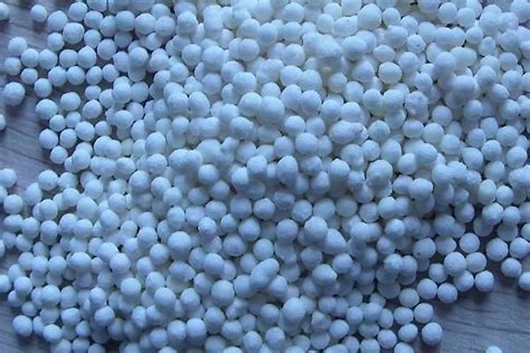 过磷酸钙进行氨化处理有何好处？其氨化的比例以多少为宜？