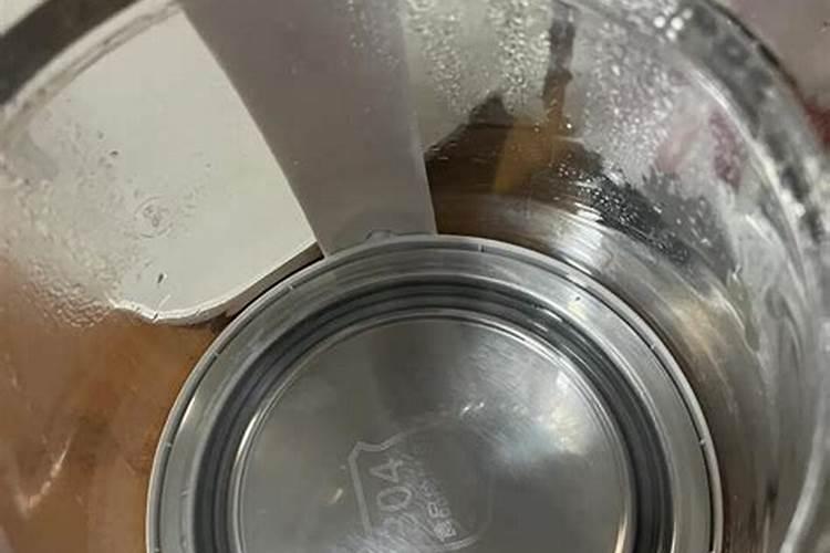 兰花可以喷水在叶面上吗