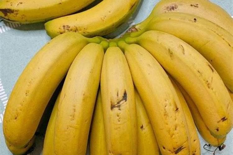 香蕉抽蕾前后的施肥量分别是多少？