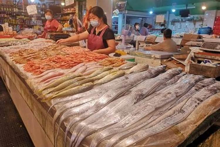 ...像缺水但不缺水,果实挺好,死叶逐渐变多,这是怎么回事？