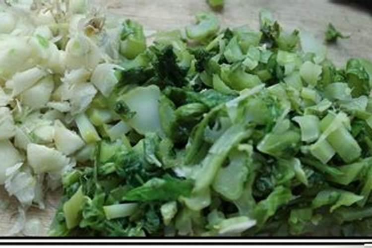 小红家种植食用叶蔬菜(如青菜)时,应施用较多的化肥是( ) A.磷肥 B...