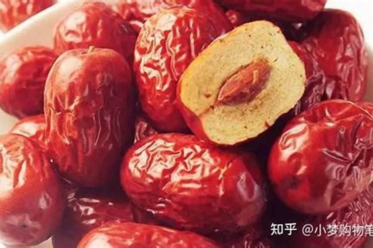 新疆骏枣坐果后需要喷施哪种叶面肥