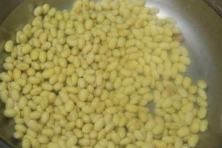 夏大豆一亩地需要用多少三个15的复合肥？用鲁化钾还是硫酸钾？什么时期用...