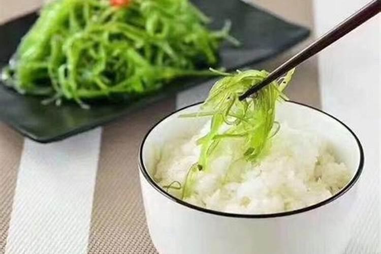 叶面肥和根部追肥有什么区别 叶面肥料可以代替根部施肥吗