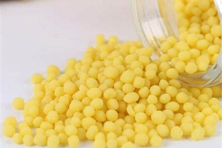 稻田禾苗出现泛黄现象,稻温病此纹枯病怎样冶？