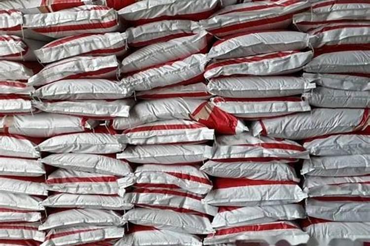 种植西瓜用什么肥料最佳？不同生长阶段,巧施肥料