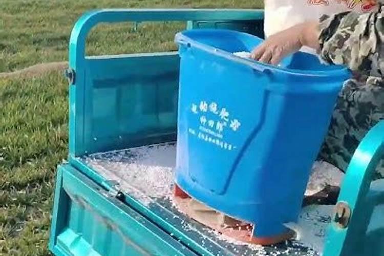 下雨前施肥还是下雨后施肥