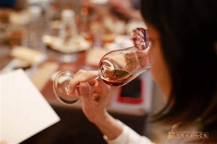 富贵树怎么施肥,施什么肥