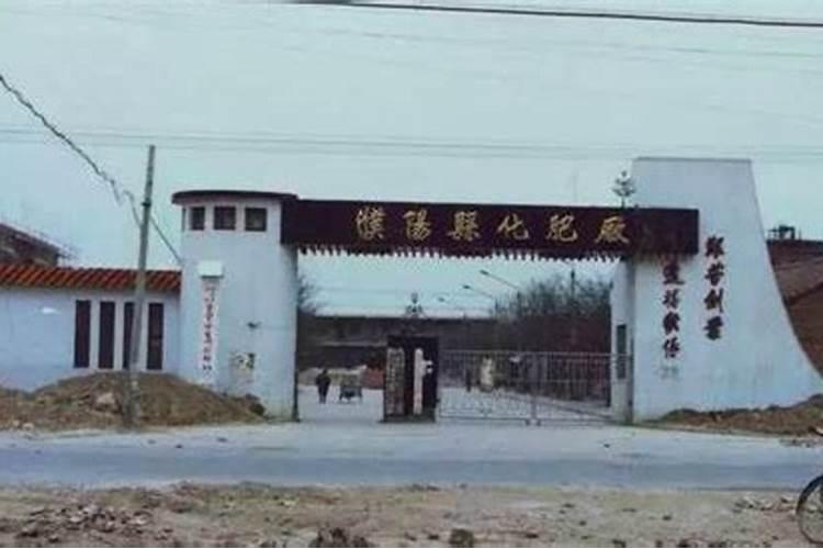 如何将氨厂的二氧化碳转换为氮肥？