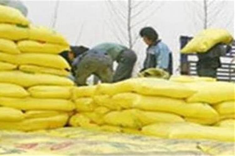 梨树什么时间施肥好,用硝胺做追肥可以吗？