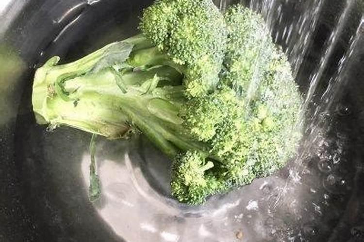 尿素加芸苔素加磷酸二氢钾喷施玉米的比例