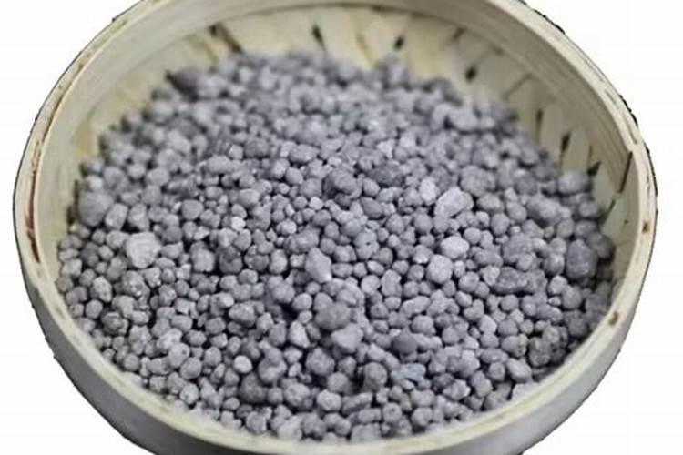 怎样鉴别常用化学肥料的种类？