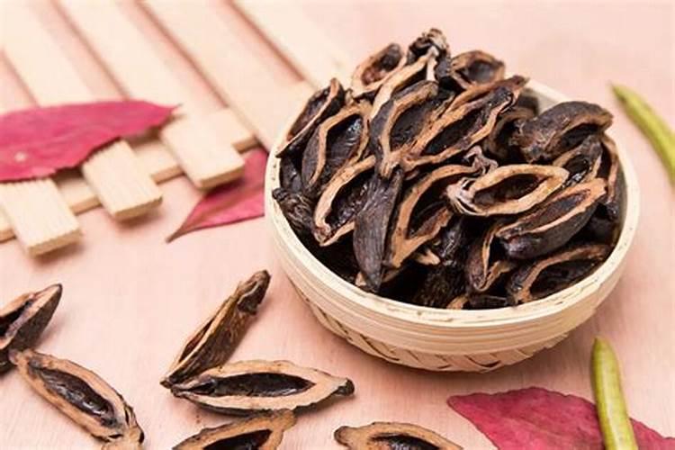 湘潭人吃的槟榔里面放了什么东西？