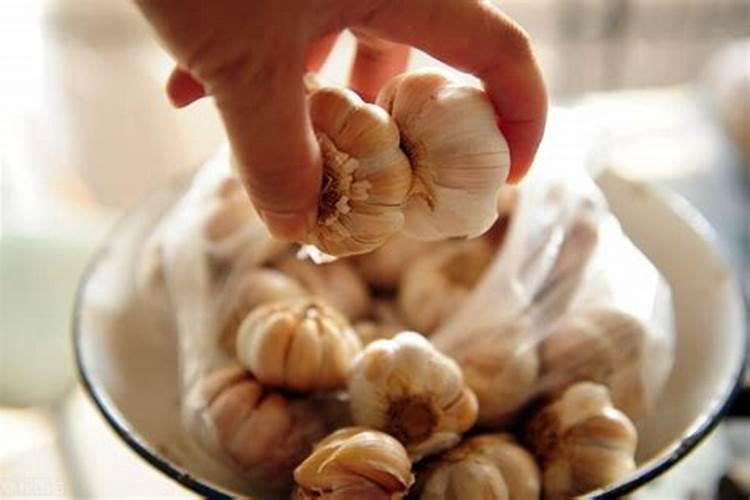 大蒜一亩地上多少肥料为合适